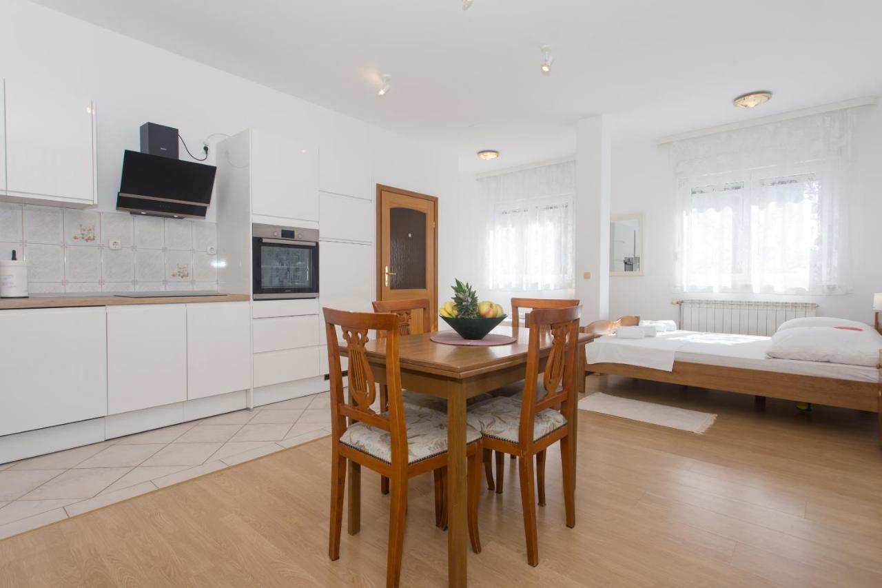 Apartments Villa Japeri Kaštela Δωμάτιο φωτογραφία