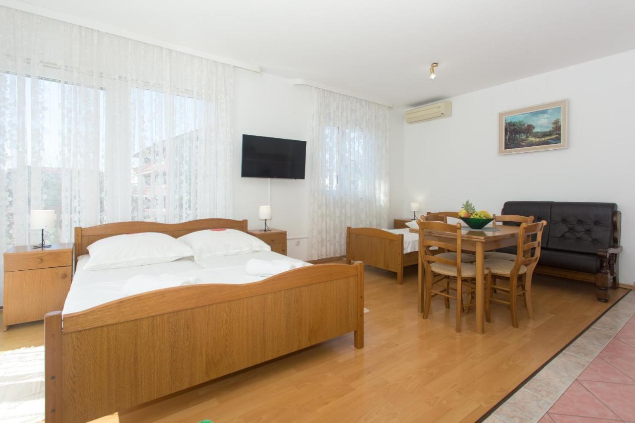 Apartments Villa Japeri Kaštela Δωμάτιο φωτογραφία