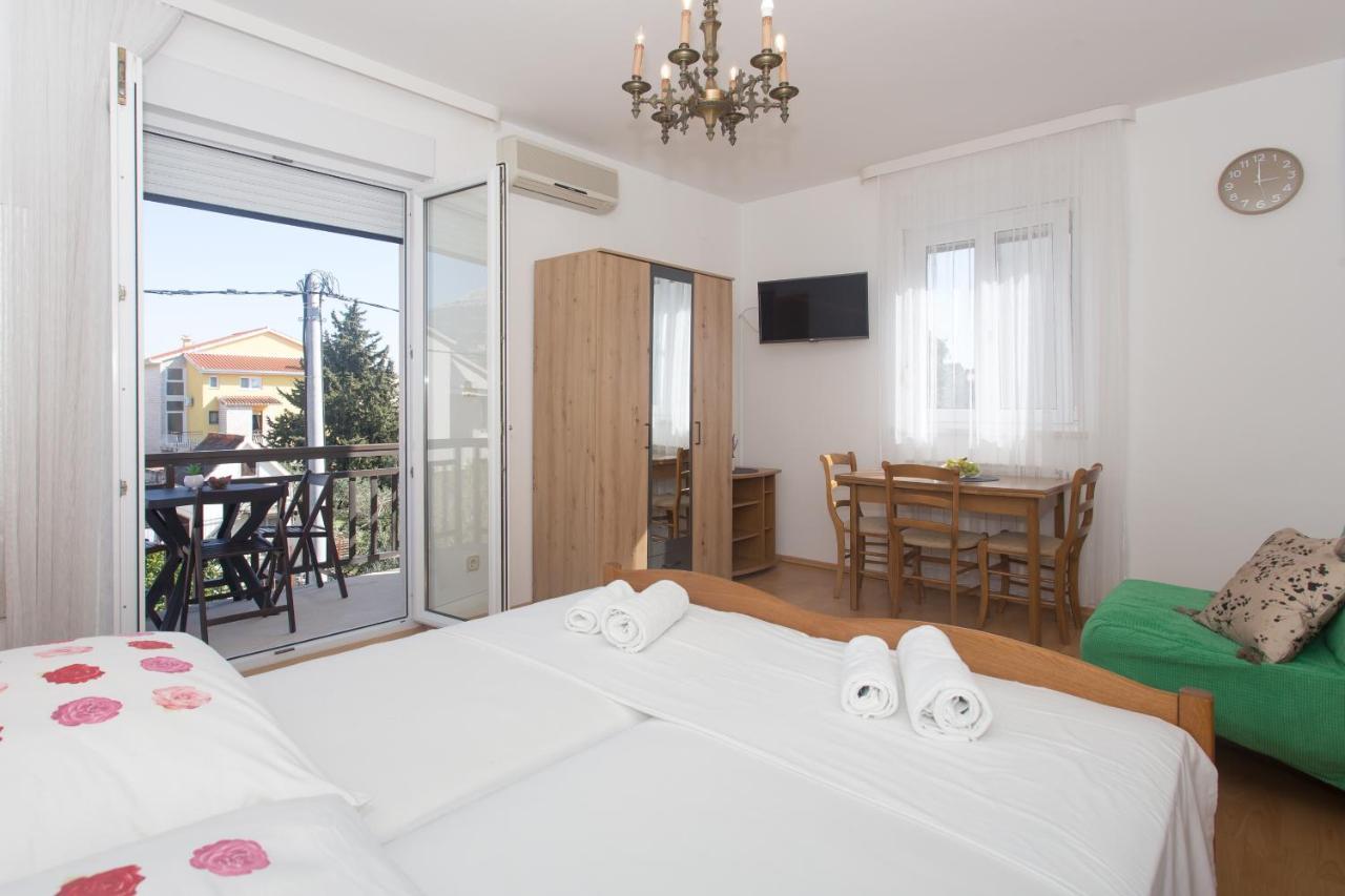 Apartments Villa Japeri Kaštela Δωμάτιο φωτογραφία
